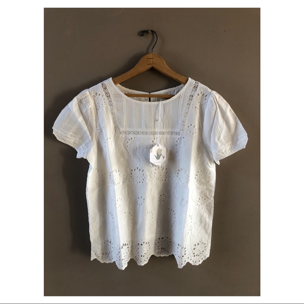 Embroidered eyelet short sleeved blouse Sz S